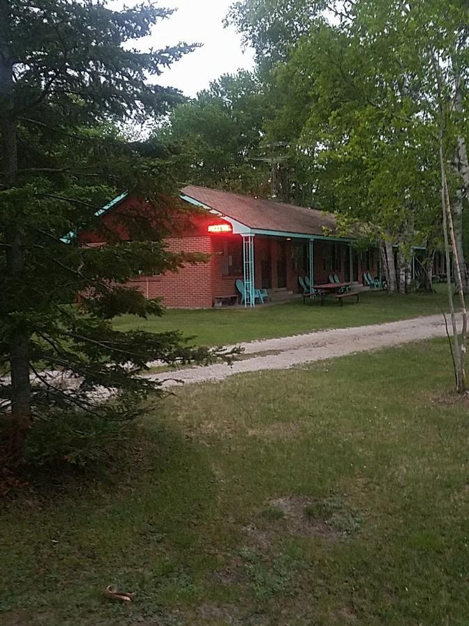 Historic Birch Lodge And Motel Trout Lake Exterior foto